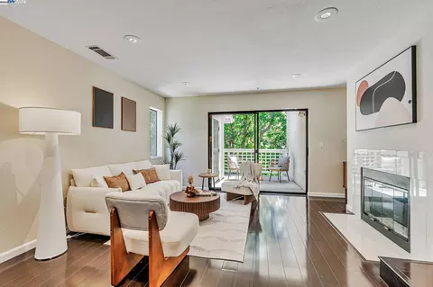 2584 Oak Rd #227, Walnut Creek, CA 94597