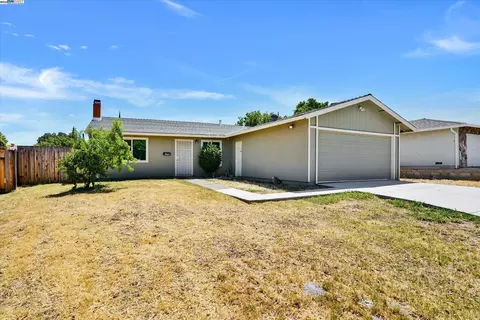 157 Arlington Dr, Pittsburg, CA 94565 photo 1