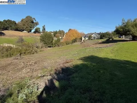 Undisclosed, Hayward, CA 94542 photo 1