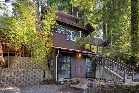 21401 Santa Clara Ave, Monte Rio, CA 95462