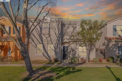 1526 Cat Tail Dr, Stockton, CA 95204