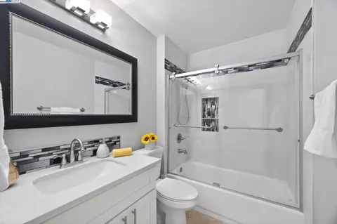 Bath - 7120 Cross Creek Cir #D, Dublin, CA 94568 photo 1 of 2