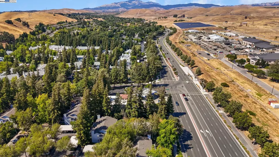 View/Area - 7120 Cross Creek Cir #D, Dublin, CA 94568 photo 10 of 11