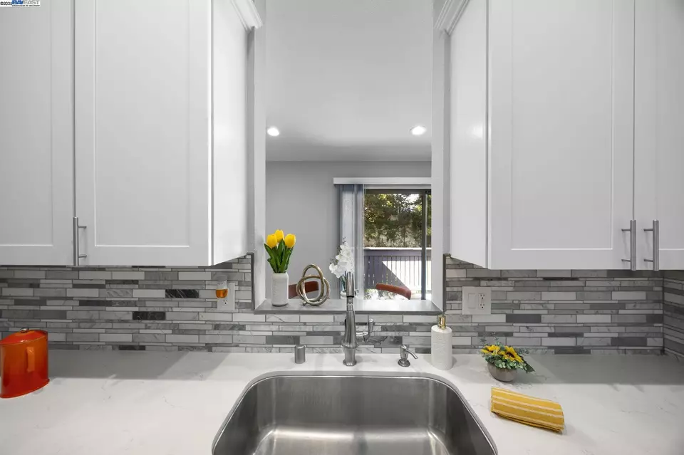Kitchen - 7120 Cross Creek Cir #D, Dublin, CA 94568 photo 2 of 3