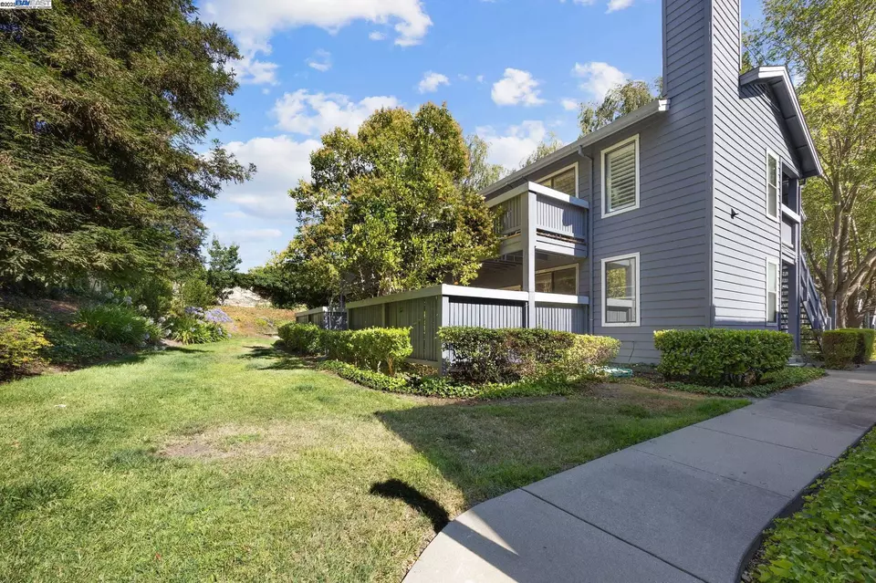 Exterior - 7120 Cross Creek Cir #D, Dublin, CA 94568 photo 7 of 12