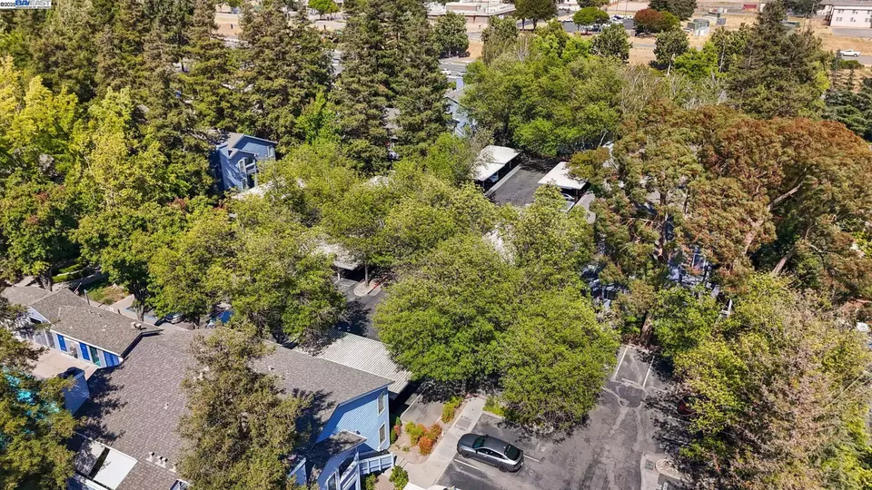 View/Area - 7120 Cross Creek Cir #D, Dublin, CA 94568 photo 6 of 11