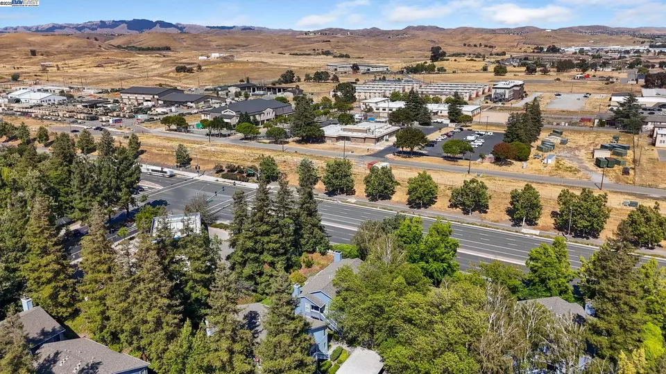 View/Area - 7120 Cross Creek Cir #D, Dublin, CA 94568 photo 8 of 11