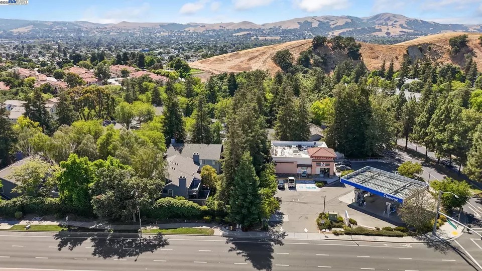 View/Area - 7120 Cross Creek Cir #D, Dublin, CA 94568 photo 2 of 11