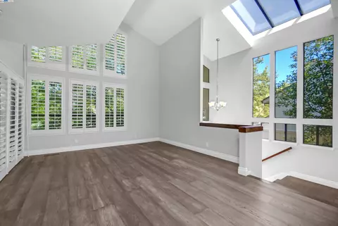 1851 Lamplight Ct, Walnut Creek, CA 94597