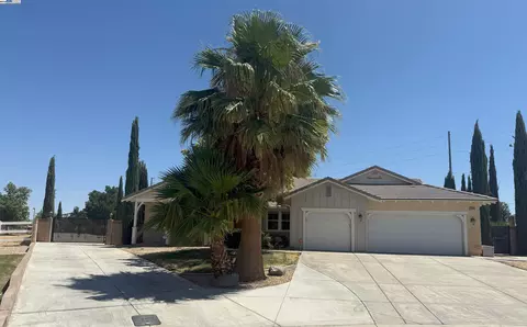 43304 Palm Ln, Lancaster, CA 93535