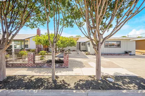 804 Bluefield Ln, Hayward, CA 94541
