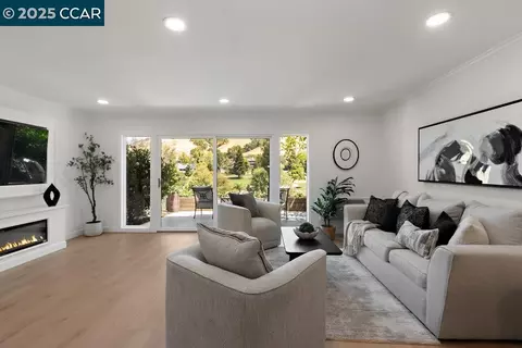 3434 Tice Creek Dr #5, Walnut Creek, CA 94595