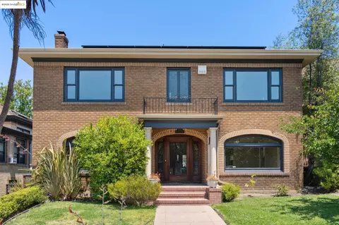 700 Longridge Rd, Oakland, CA 94610