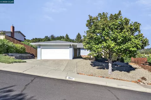3611 Victor St, Pinole, CA 94564 photo 1