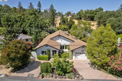 3296 Walnut Ln, Lafayette, CA 94549 photo 1