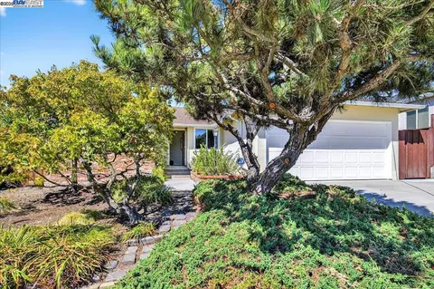 4028 Meadowview Dr, Castro Valley, CA 94546 photo 1