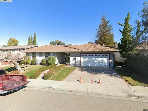 1140 Concord St, Pleasanton, CA 94566