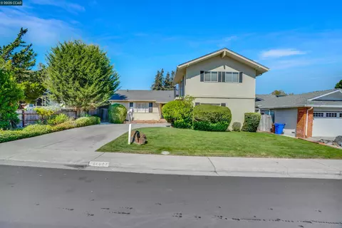 4404 Meadowbrook Dr, Richmond, CA 94803