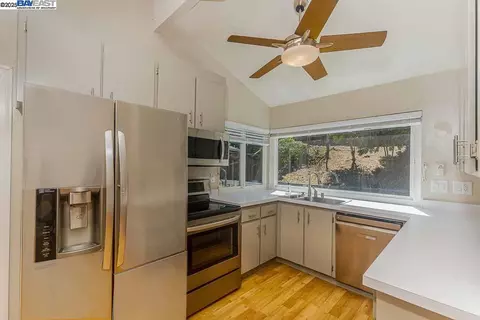 7897 Meadowbrook Ct, Pleasanton, CA 94588