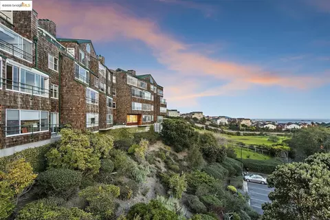 1301 Quarry Ct #303, Richmond, CA 94801