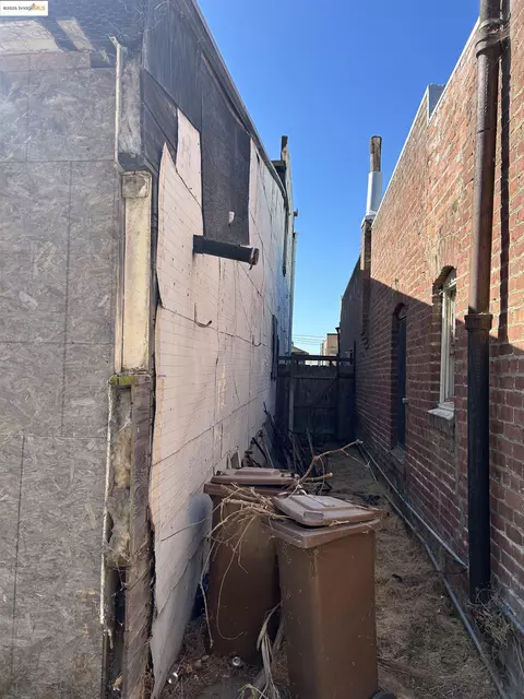 Exterior - 39 Main St, Isleton, CA 95641 photo 6 of 9