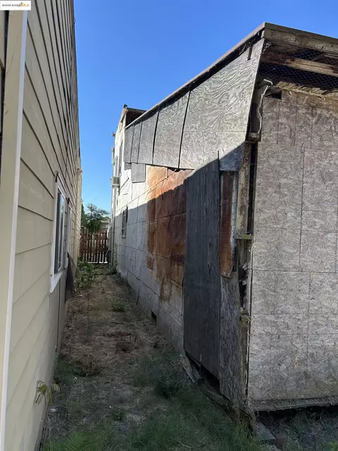 Exterior - 39 Main St, Isleton, CA 95641 photo 8 of 9