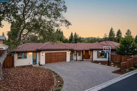 3 Barnes Ct, Moraga, CA 94556 photo 1