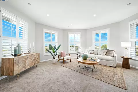1121 40th St #1401, Emeryville, CA 94608