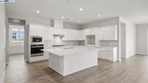 753 Conrad St, Manteca, CA 95336 photo 1