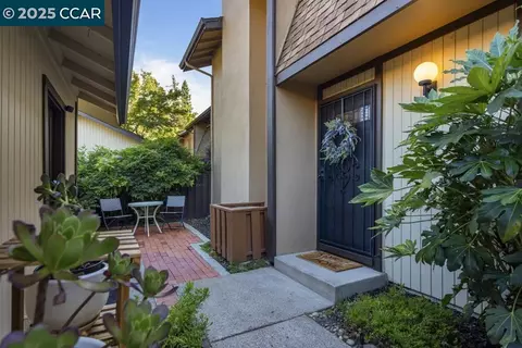 1989 Countrywood Ct, Walnut Creek, CA 94598