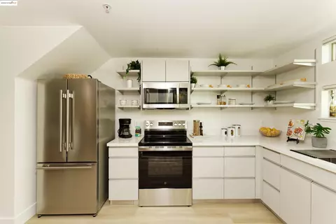 1201 Pine St #315, Oakland, CA 94607