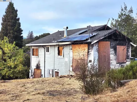 2315 Wayne St, Martinez, CA 94553 photo 1