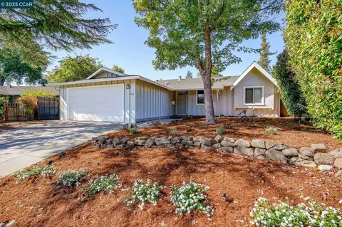 2162 Olympic Dr, Martinez, CA 94553 photo 1