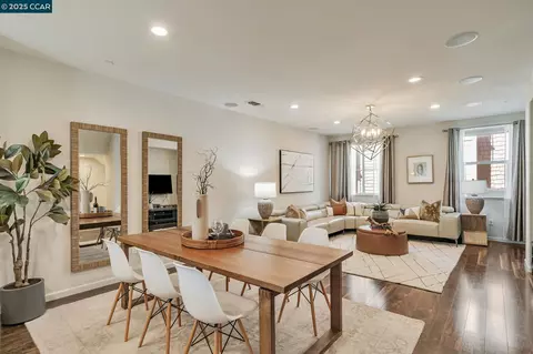 6555 S Mariposa Ct, Dublin, CA 94568