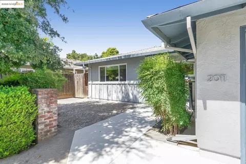 Exterior - 2011 Regis Dr, Davis, CA 95618 photo 4 of 11