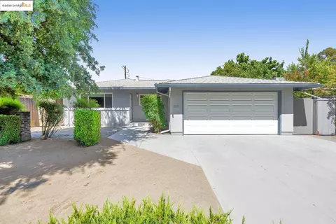 Exterior - 2011 Regis Dr, Davis, CA 95618 photo 2 of 11