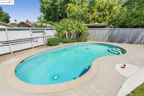 Exterior - 2011 Regis Dr, Davis, CA 95618 photo 9 of 11