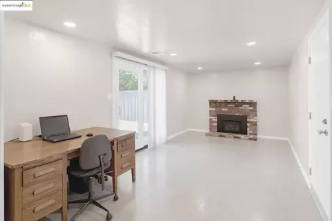 Living - 2011 Regis Dr, Davis, CA 95618 photo 3 of 4