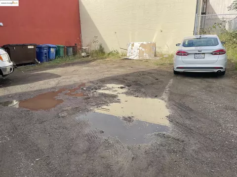Exterior - 2509 Dwight Way, Berkeley, CA 94704 photo 6 of 6
