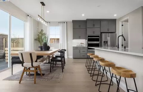 Dining - 339 E Bobby Gln, Mountain House, CA 95391 photo 1 of 3