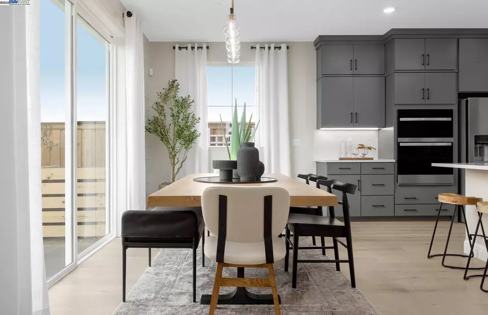 Dining - 339 E Bobby Gln, Mountain House, CA 95391 photo 2 of 3