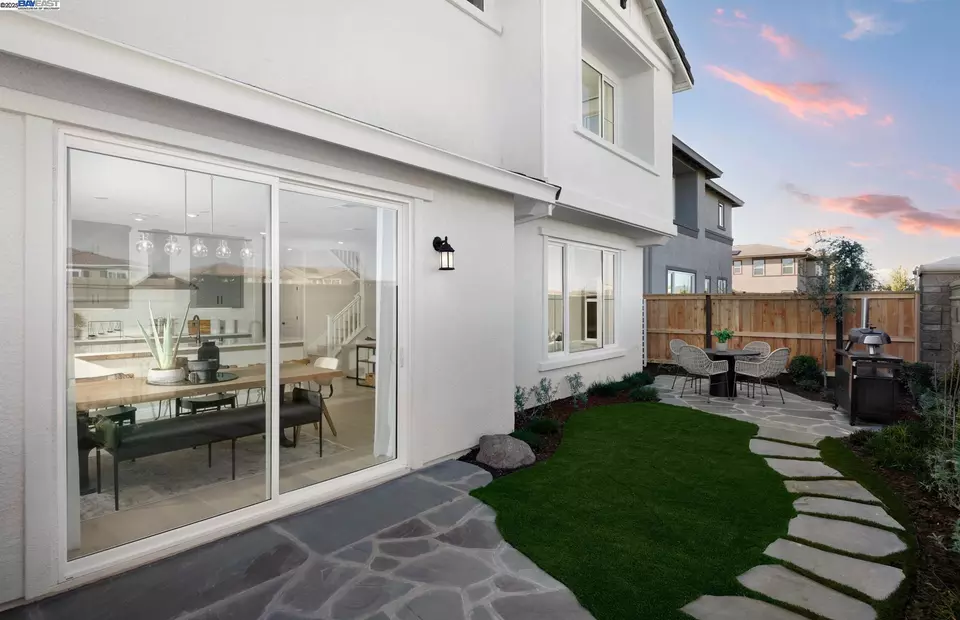 Exterior - 339 E Bobby Gln, Mountain House, CA 95391 photo 2 of 2