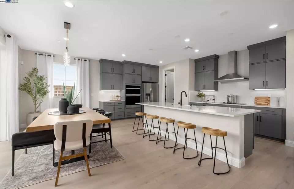 Kitchen - 339 E Bobby Gln, Mountain House, CA 95391 photo 1 of 2