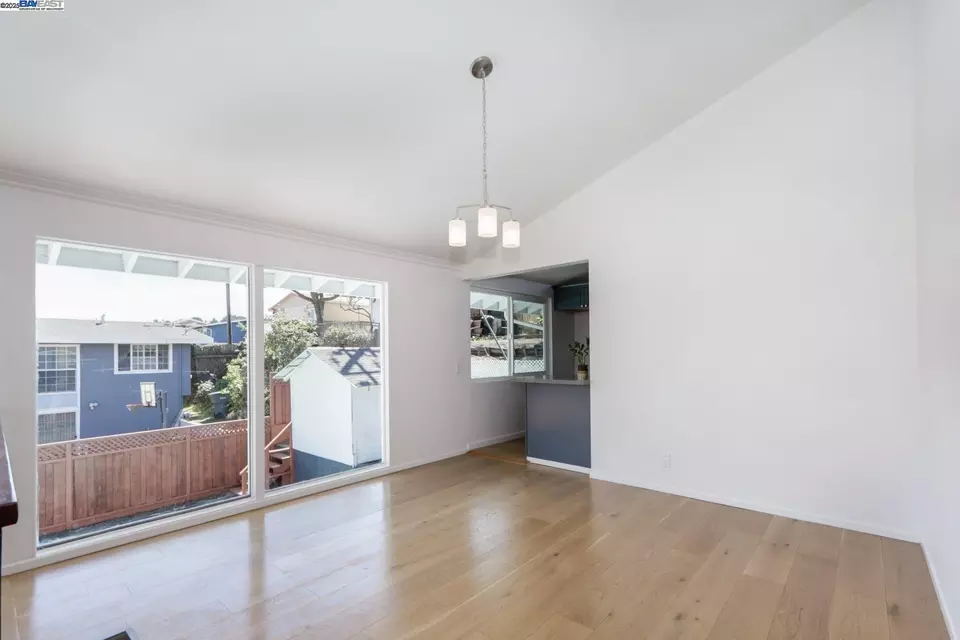 Living - 2575 Bantry Ln, South San Francisco, CA 94080 photo 5 of 6
