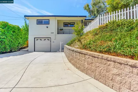 2490 Birch St, Martinez, CA 94553 photo 1