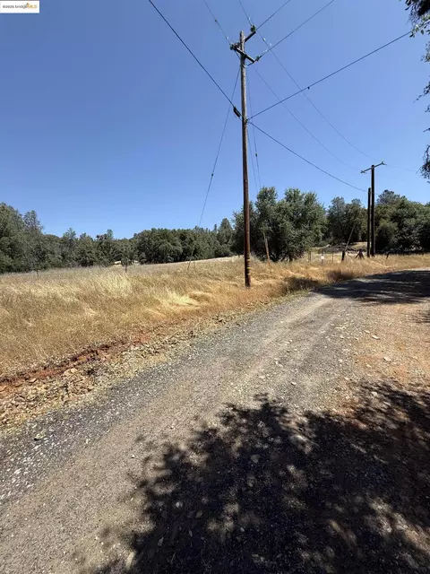 5306 Greeley Hill Rd, Coulterville, CA 95311