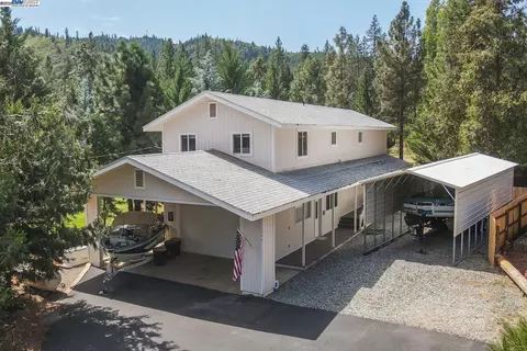 250 Mary Ave, Trinity Center, CA 96091