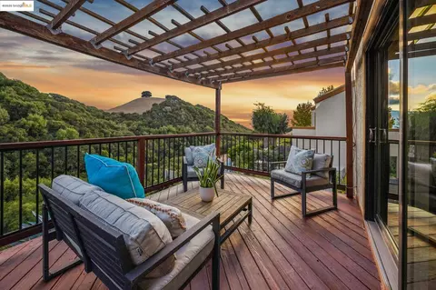 28149 Riggs Ct, Hayward, CA 94542