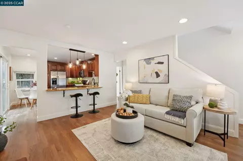 1364 Cobblestone Ct, Concord, CA 94521