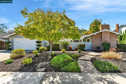 9483 Olympia Fields Dr, San Ramon, CA 94583